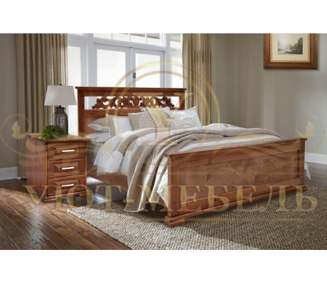 Деревянная двуспальная кровать из массива Лира с резьбой