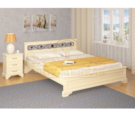 Деревянная двуспальная кровать из массива Лира тахта с ковкой